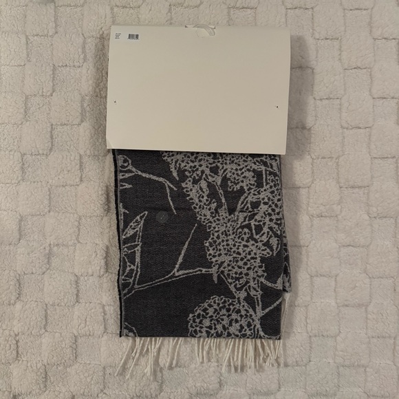 Anne Klein Dark Gray Scarf and Black Beanie Bundle Set, Adult OS NWT - Picture 2 of 4